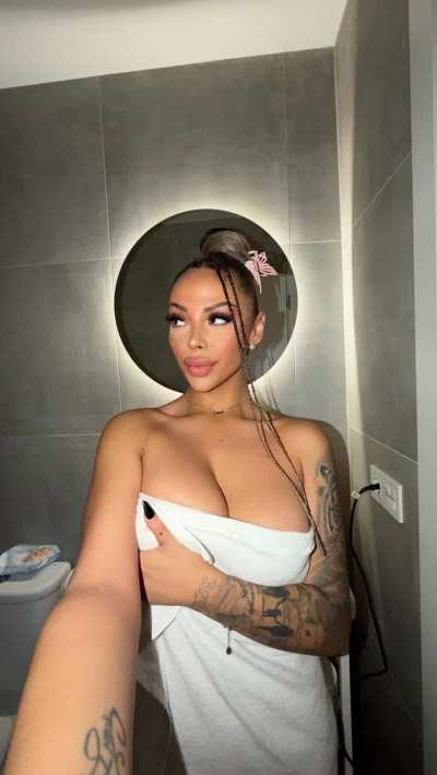 Te invito a que conozcas a Angie tu nueva diosa virtual