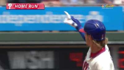 [Highlight] Bryson Stott hits a 3-run opposite field homer to tie the game