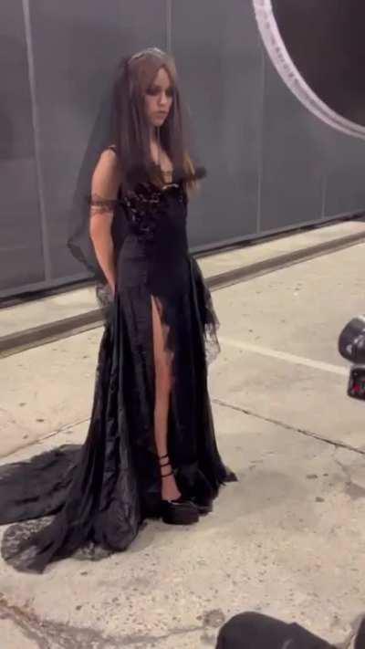 Some BTS video of the Wednesday premiere from one of her stylists