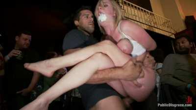 Blondie fucked in public