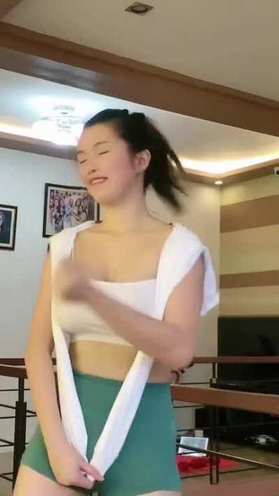 gusto ko lang talaga yung ngiti ni doktora hehehe. TikTok name: zyra.cabs