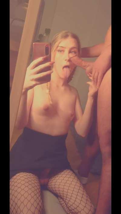 I love seeing myself suck dick so much.... can I try your's too?