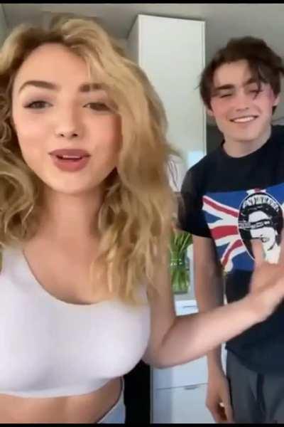 Peyton List cooking live stream
