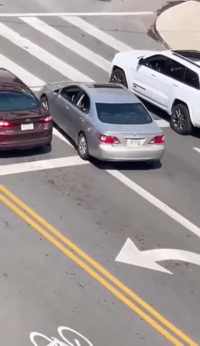Road Raging Couple Caught on Camera