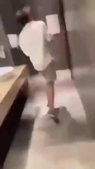 Am not drunk. I can even twirl.