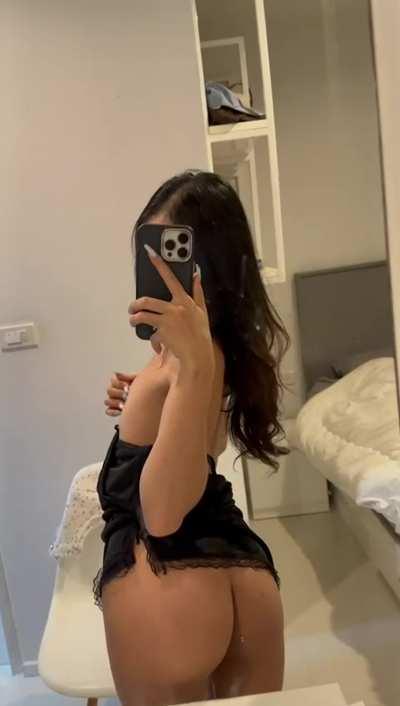 I usually prefer older guys, drop your age if you would fuck me....