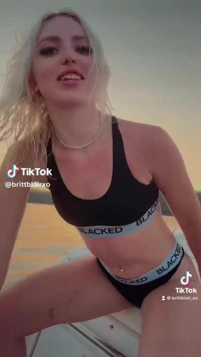 White Girls on TikTok dont even hide it anymore