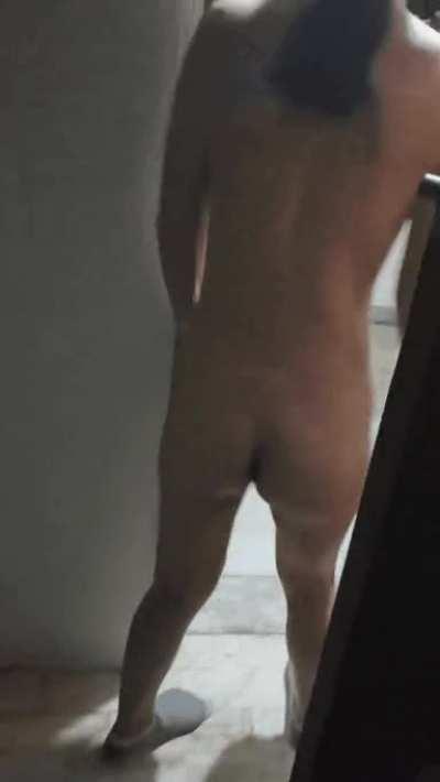 dare to go outside room naked