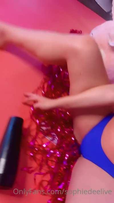 She got some sexy pair of boobs😍😍more of her below