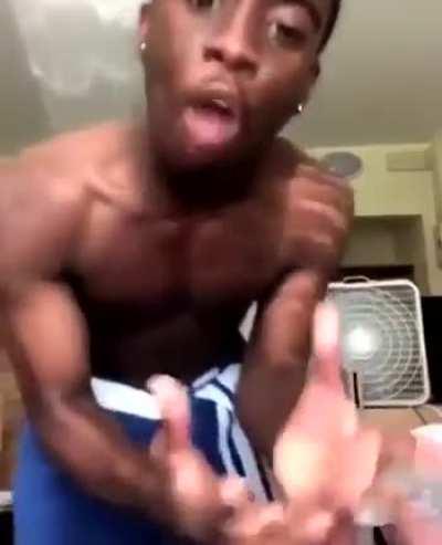 Dontai chat talking to Mari