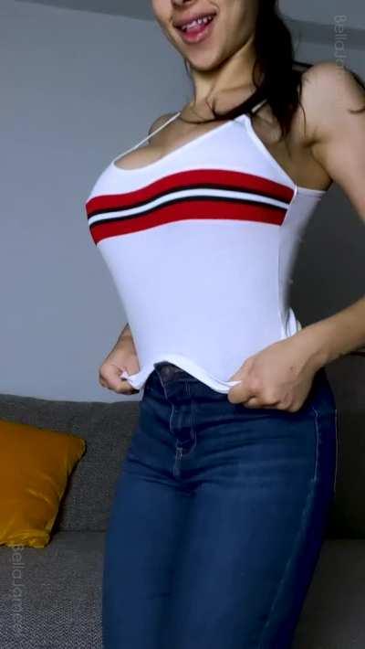 Canadian babe's are hot!