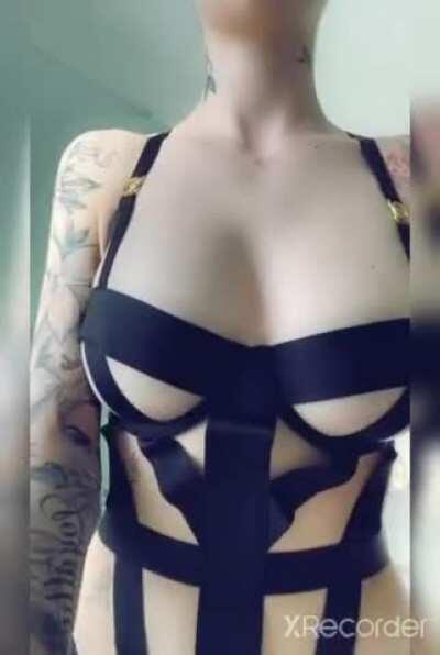 Grab Her Folder in Comment👇👇