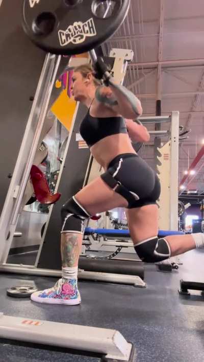 Bulgarians always makes me contemplate glute day but it feels so good knowing I got them done 💪😤