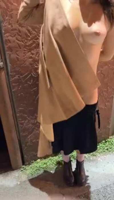 Decided to take off my dress to do some sneaky flashing in the busy city [GIF]
