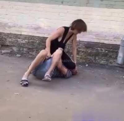Drunk hits lady, gets beaten by other drunks. Nsfw
