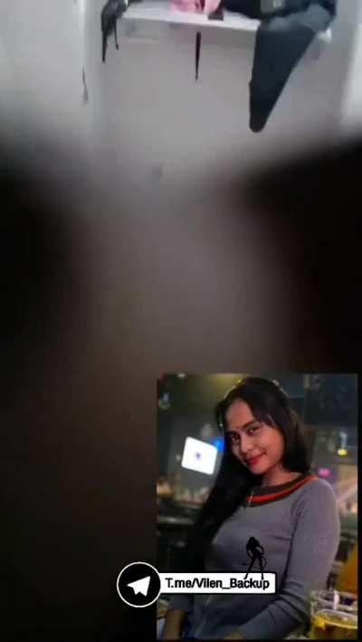 DELHI BIG BOOB GIRL IN MALL WASHROOM 🤤( LINK IN COMENTS)