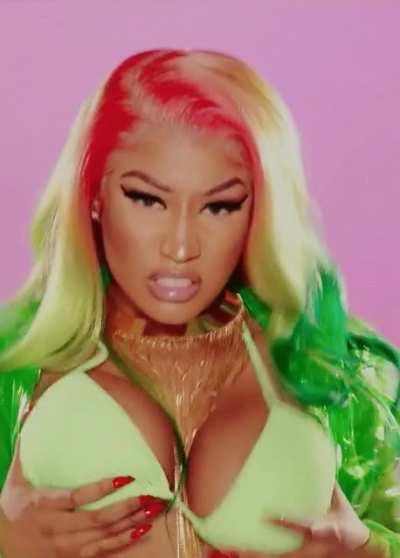 Perfect tits jiggling