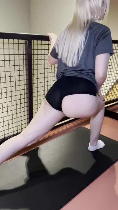 My riding skills are getting better everyday (f)