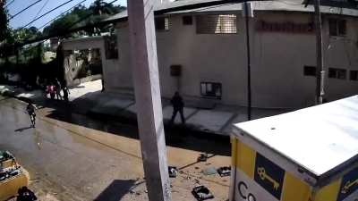 Mexican National guard and police make violent arrest of drug cartel members