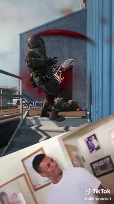 Some operators skins are waaaaaay to Black in warzone. You become invisible. Gotta sort this Roze one out