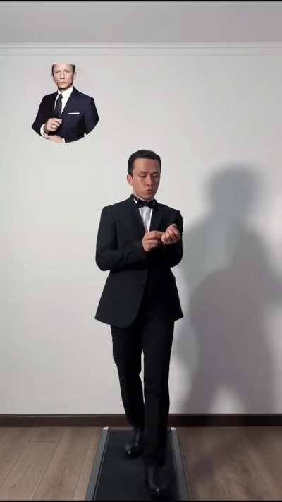 Imitating how actors walk