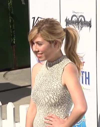 So perfect in this tight short dress