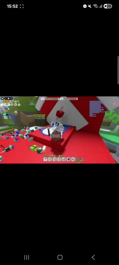 What flowers are these bees smelling eh? 🐝🤨