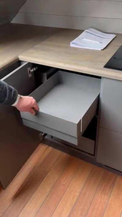 2 in 1 compact collapsable drawer.