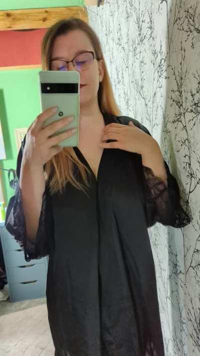 My night robe and hidden H cups 😅