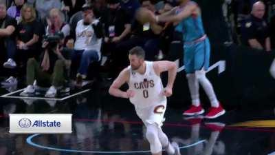 [Highlight] Kevin Love with the cut off-ball and his second dunk of the season