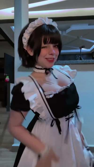 Que ricas tetas de gorda tiene la vaca puta, pide una orgía entre todos para acaba recubierta de semen