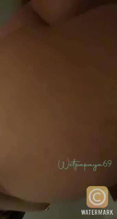 I walk away like this..u chasing after me? 😳