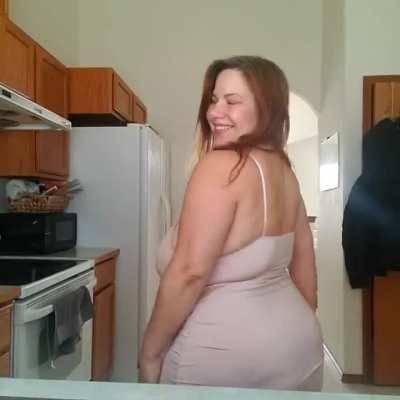 Imagine Waking up to These Curves Every Morning