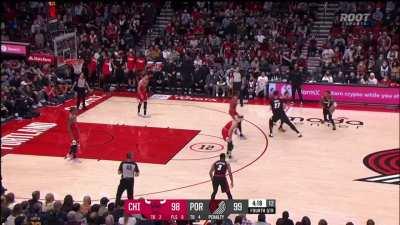 [Highlight] Lillard loads up and knocks down the deep three