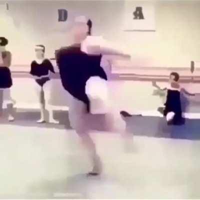 MU?QUI?NHA? VAI UM GALETO?