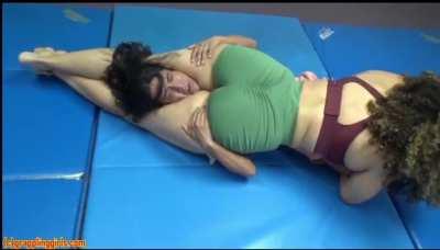 Hot woman strong headscissor 