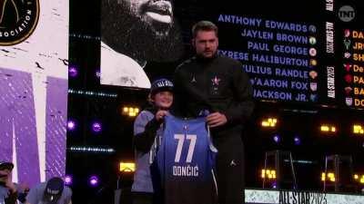 [Highlight] Lebron James selects Hookah- no, Luka Doncic for his 3rd pick of the 2023 NBA All Star team starters