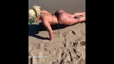 Mia Rivero . Fitbarbie90