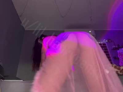veil twerking [video]
