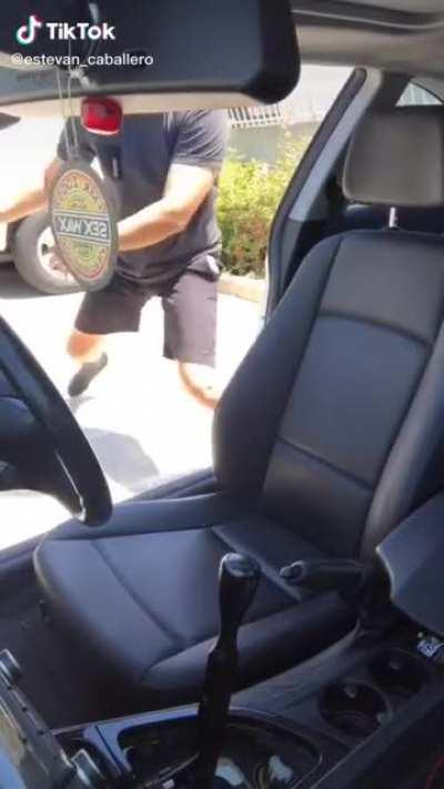 Automatic 🤮 manuelle is for the boys 😎