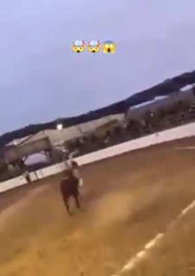 No one: ...... || Hecarim gankin sett: