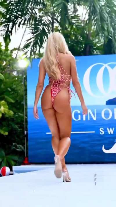 Summer Rae/Danielle Moinet