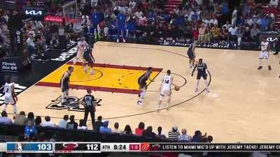 [Highlight] Herro catches his own blocked shot and remains composed for the 2nd attempt