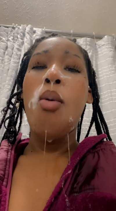 Cutie showing off her faceful