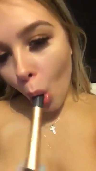 22 [F4M] [ Snapchat ] [kaycee_white03]Press the up arrow and I'll send an instant nude. Always in the mood for sexting👍