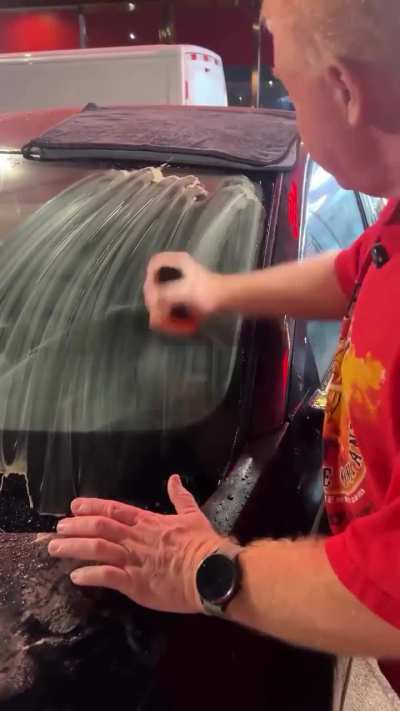 I’ve been driving for years without knowing this greasy windshield problem existed