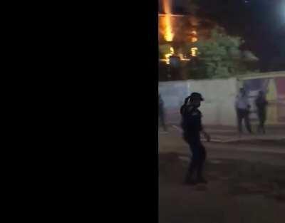 Represión en Tucumán a Productores Agropecuarios, podrá apreciarse a la mismísima policía tirando piedras a los manifestantes