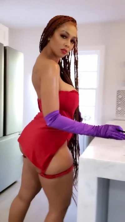 Mmm Mrs.Rabbit (carminewalks)