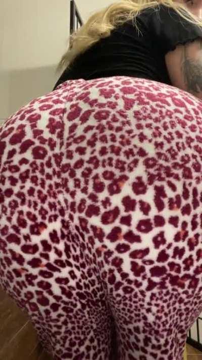 Farts in my pajama pants .. so JUICY