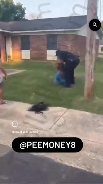 Lady Cop Get Azz Beat playing in the Hood 😭